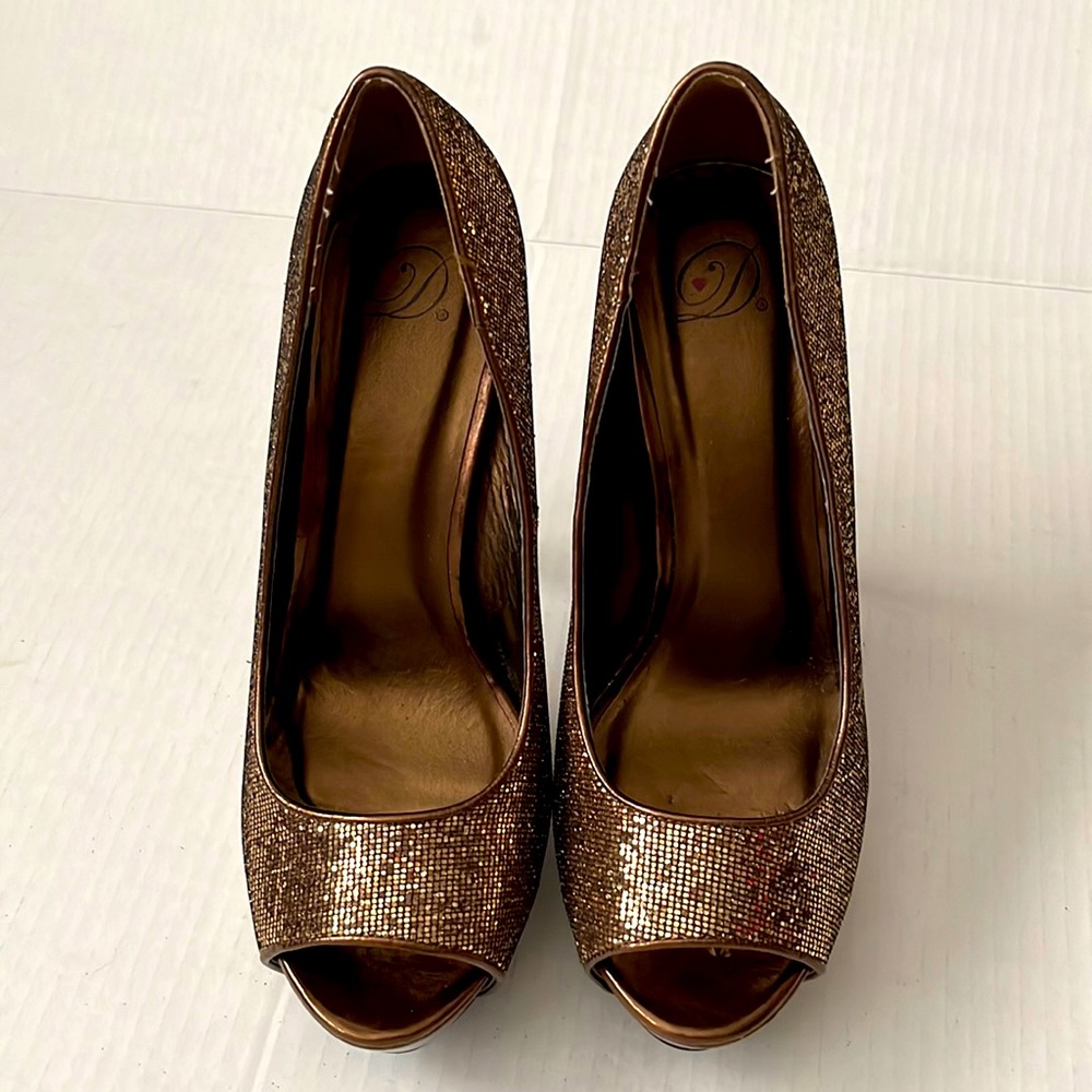 Derek Heart Gold glittery platform high heels size 8